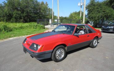 Ford-Mustang-gt-1985