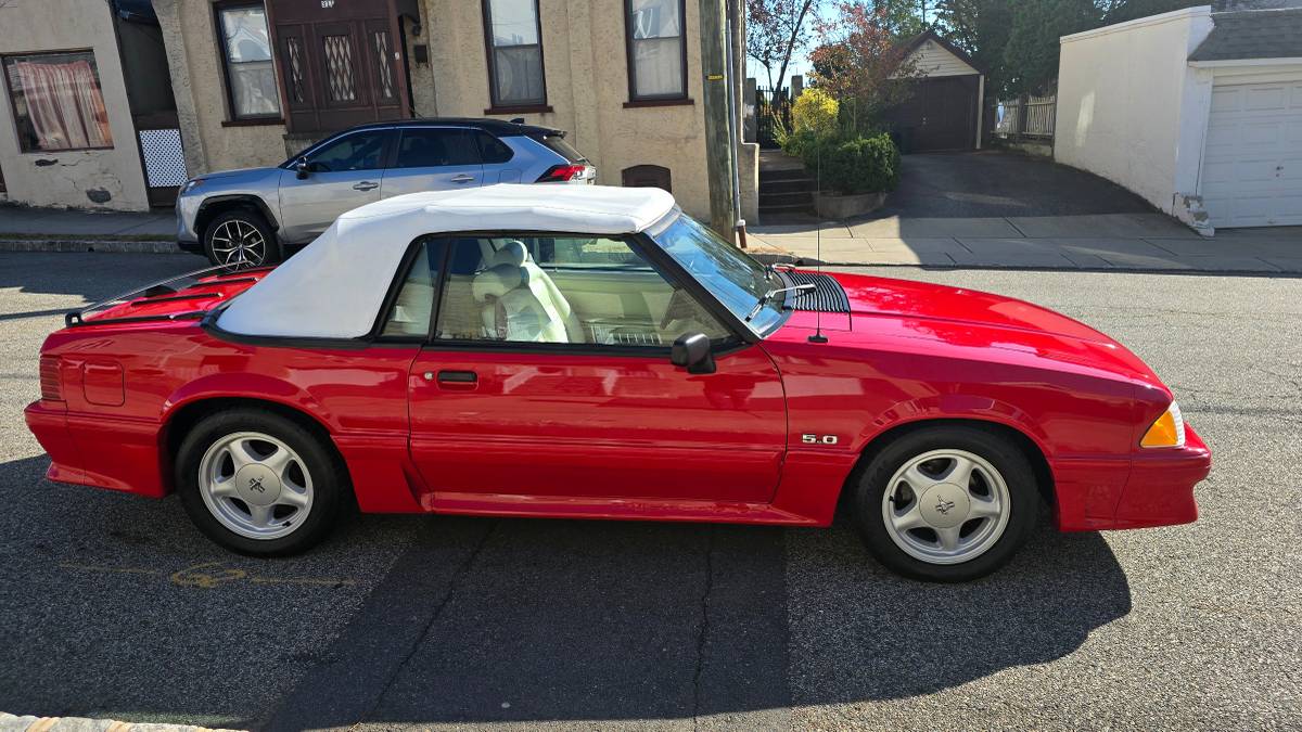 Ford-Mustang-gt-1993-8