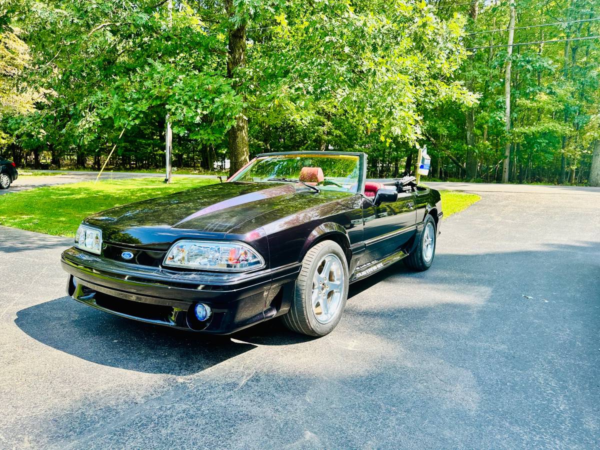 Ford-Mustang-gt-convertible-1989-14