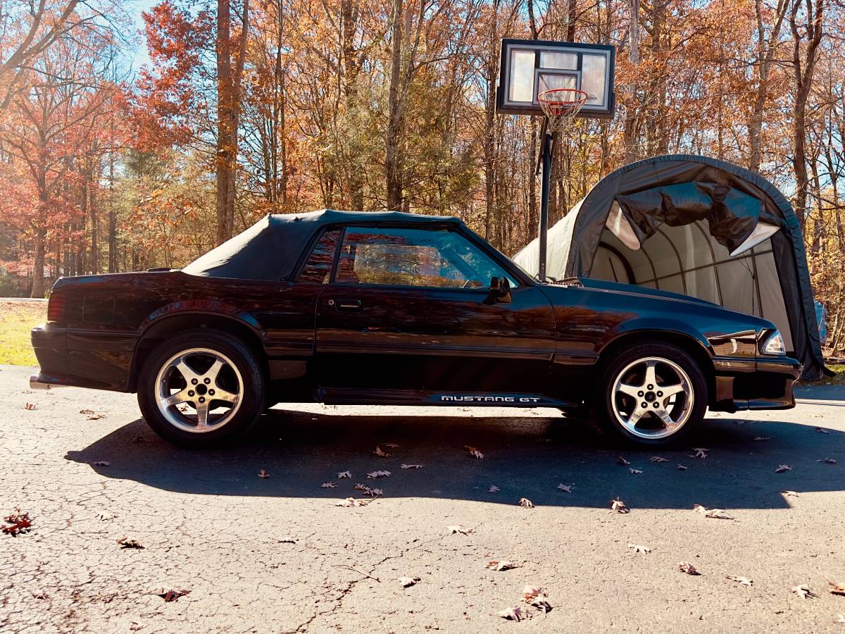 Ford-Mustang-gt-convertible-1989-3