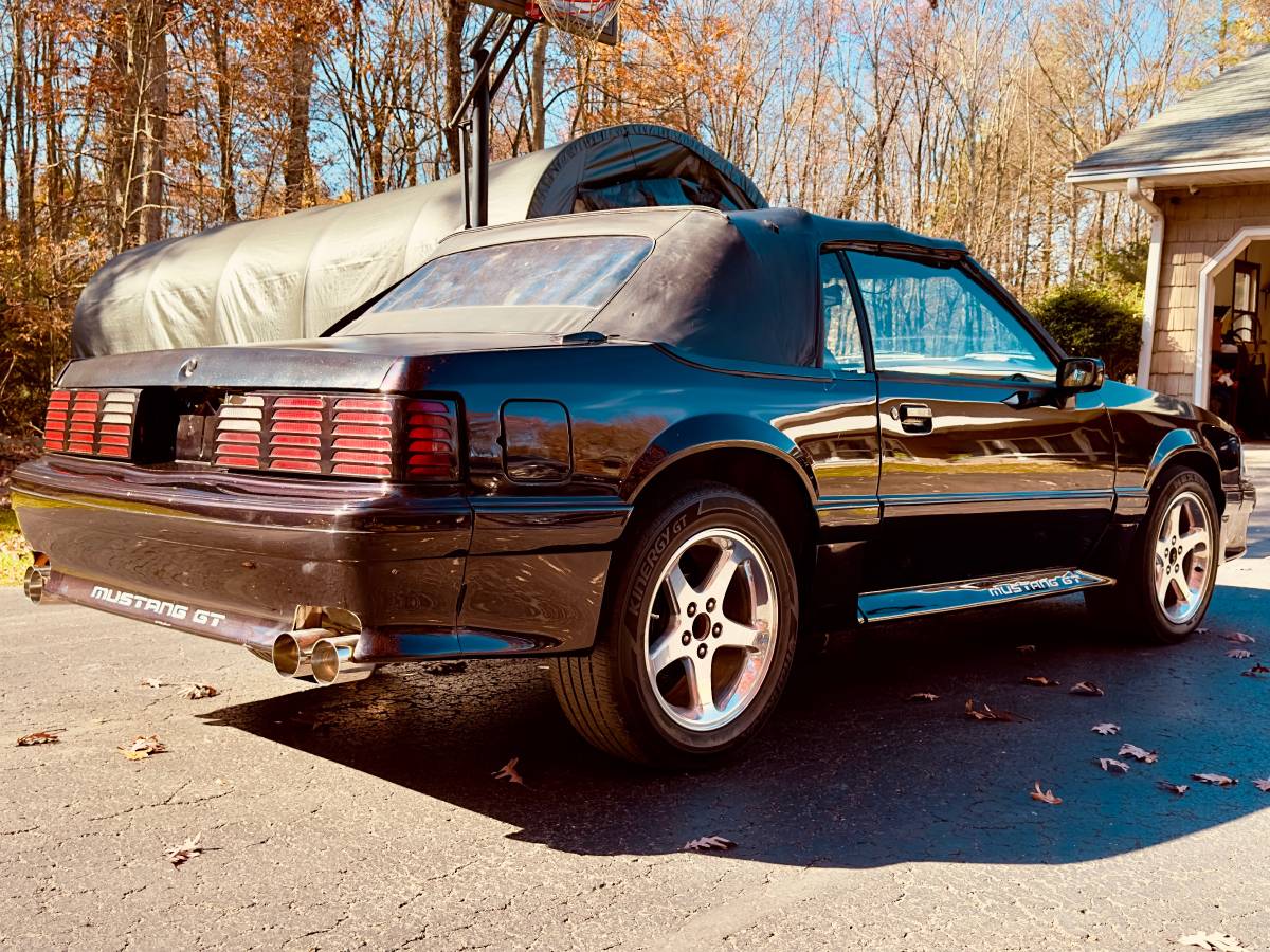 Ford-Mustang-gt-convertible-1989-4