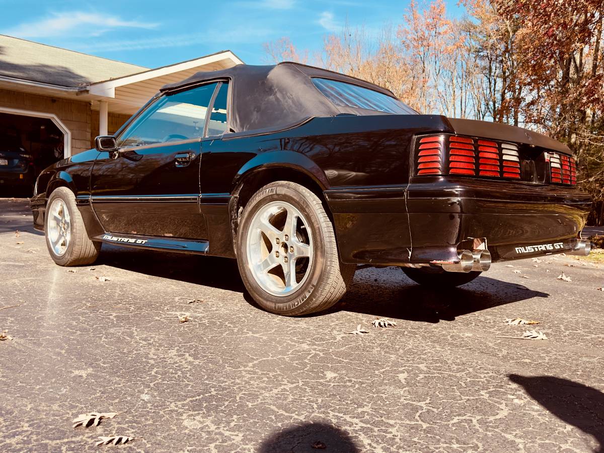 Ford-Mustang-gt-convertible-1989-6