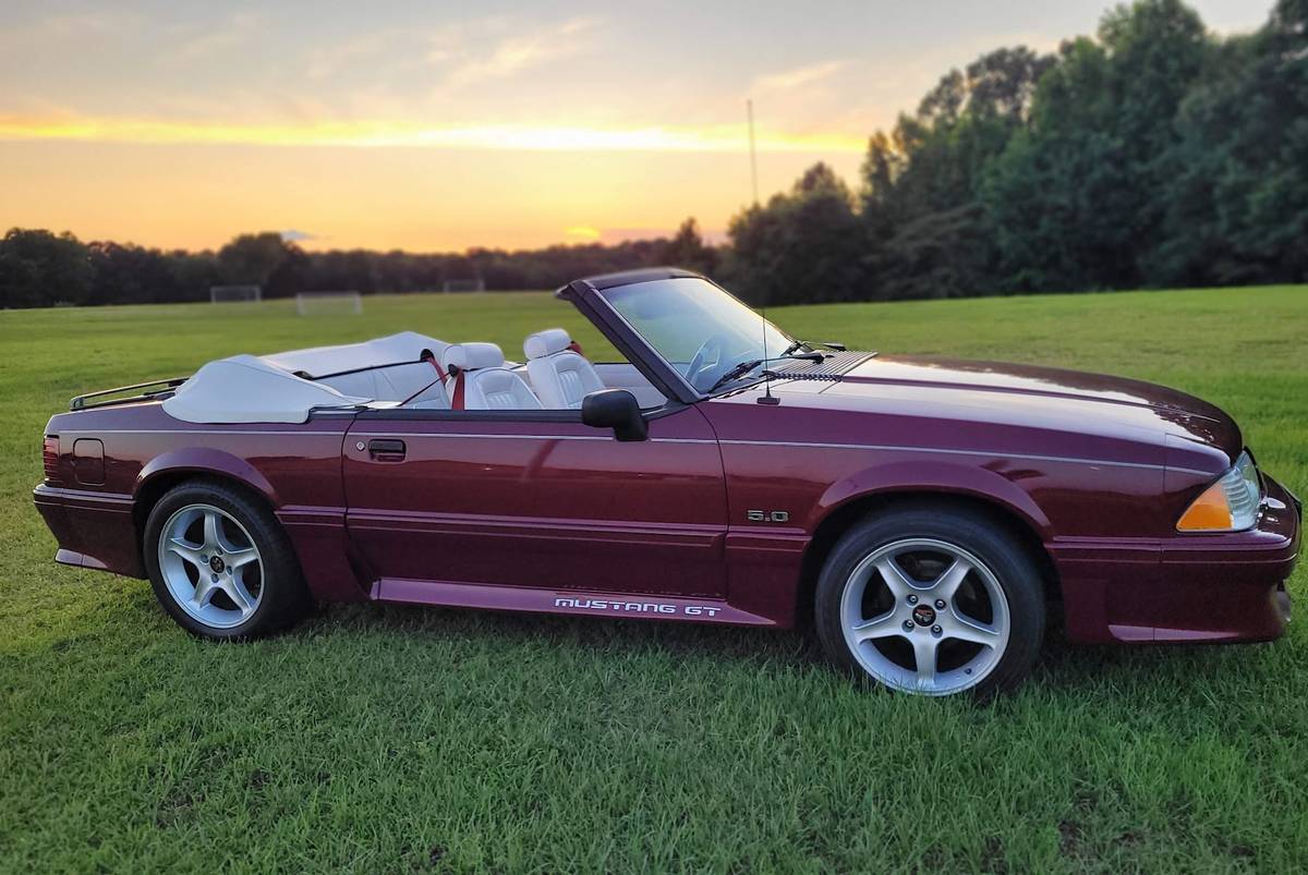 Ford-Mustang-gt-convertible-1990-9