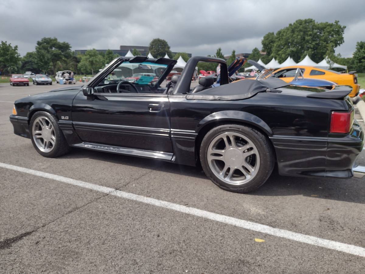 Ford-Mustang-gt-convertible-1992-2