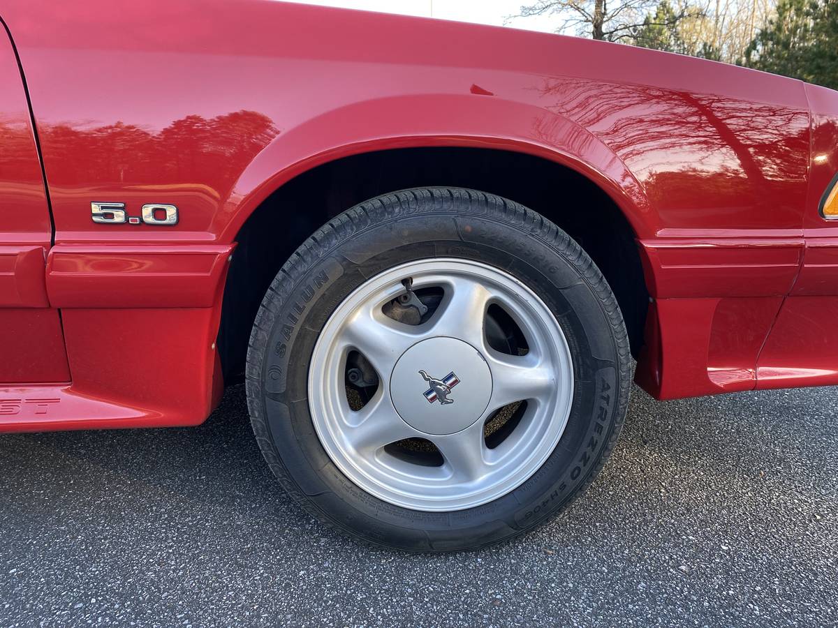 Ford-Mustang-gt-convertible-1992-22