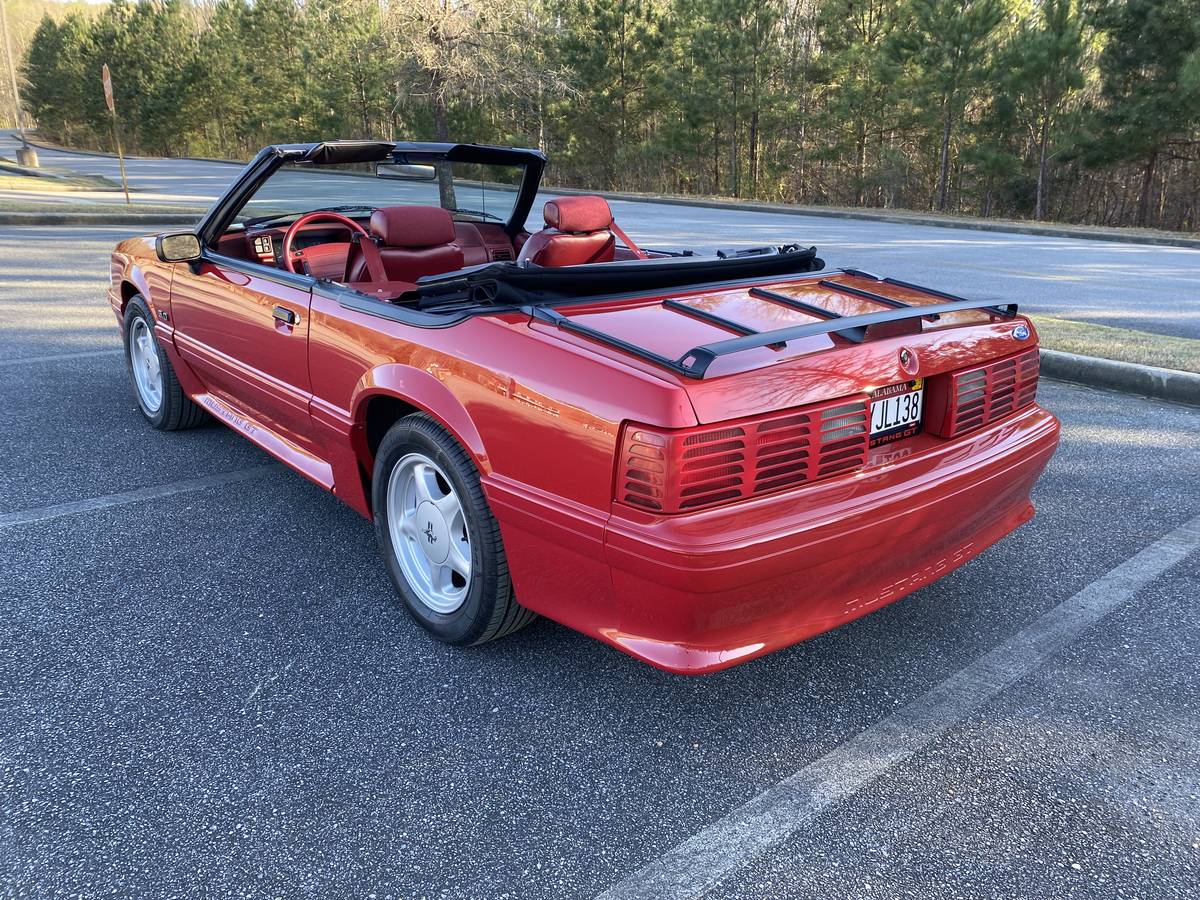 Ford-Mustang-gt-convertible-1992-3