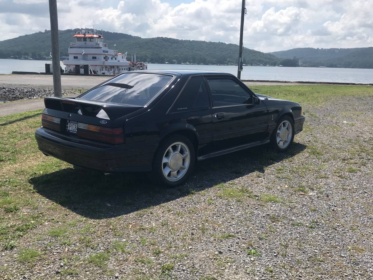 Ford-Mustang-svt-cobra-1993-3