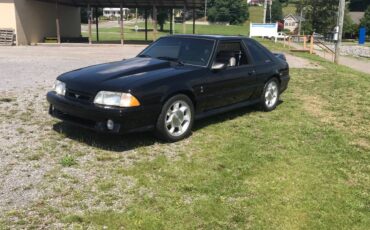 Ford-Mustang-svt-cobra-1993