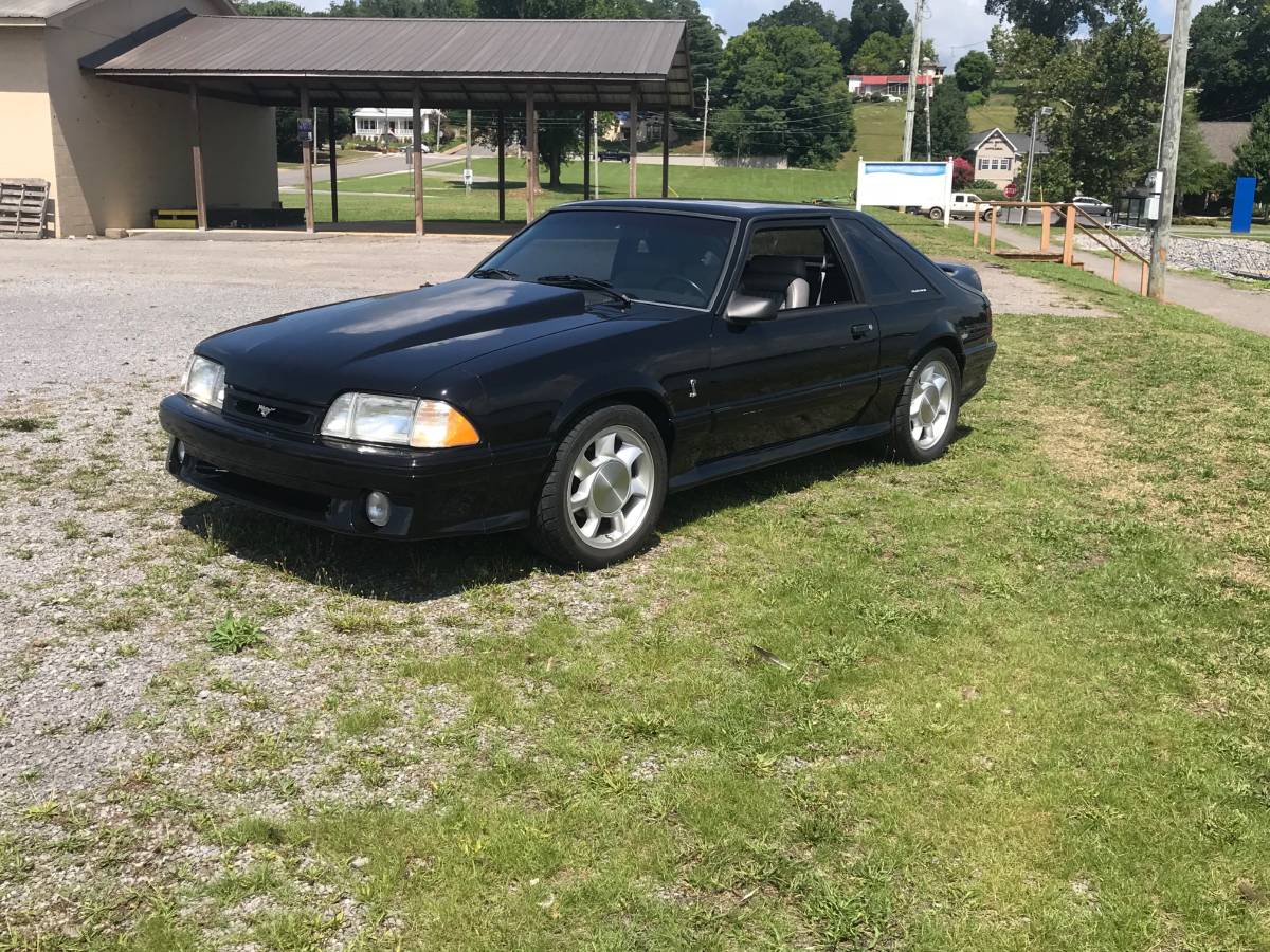 Ford-Mustang-svt-cobra-1993