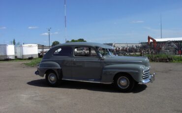 Ford-Other-Berline-1947-17