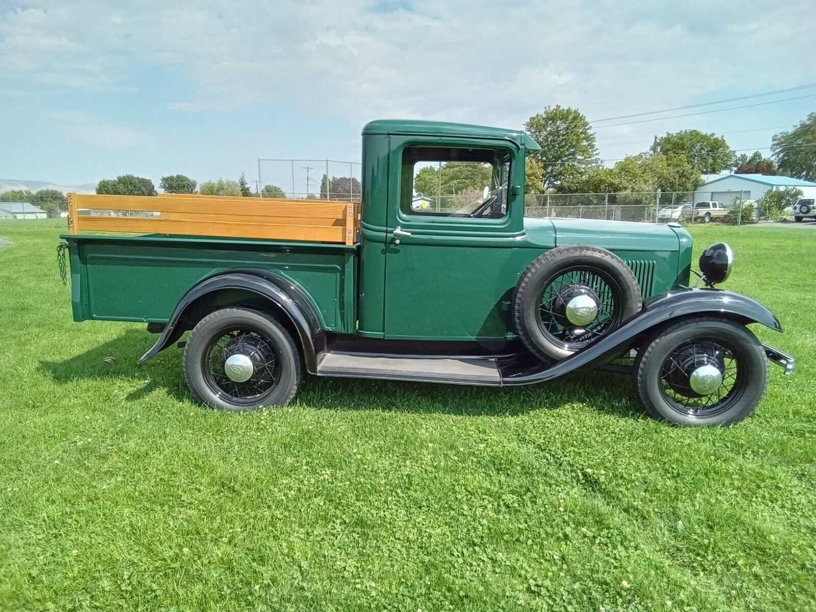 Ford-Other-Pickups-1932-19