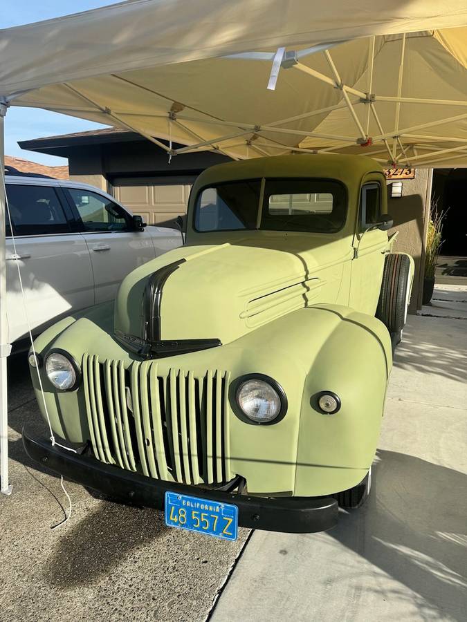 Ford-Pickup-1947-1