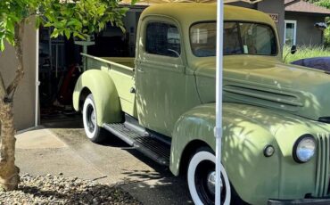 Ford-Pickup-1947-2