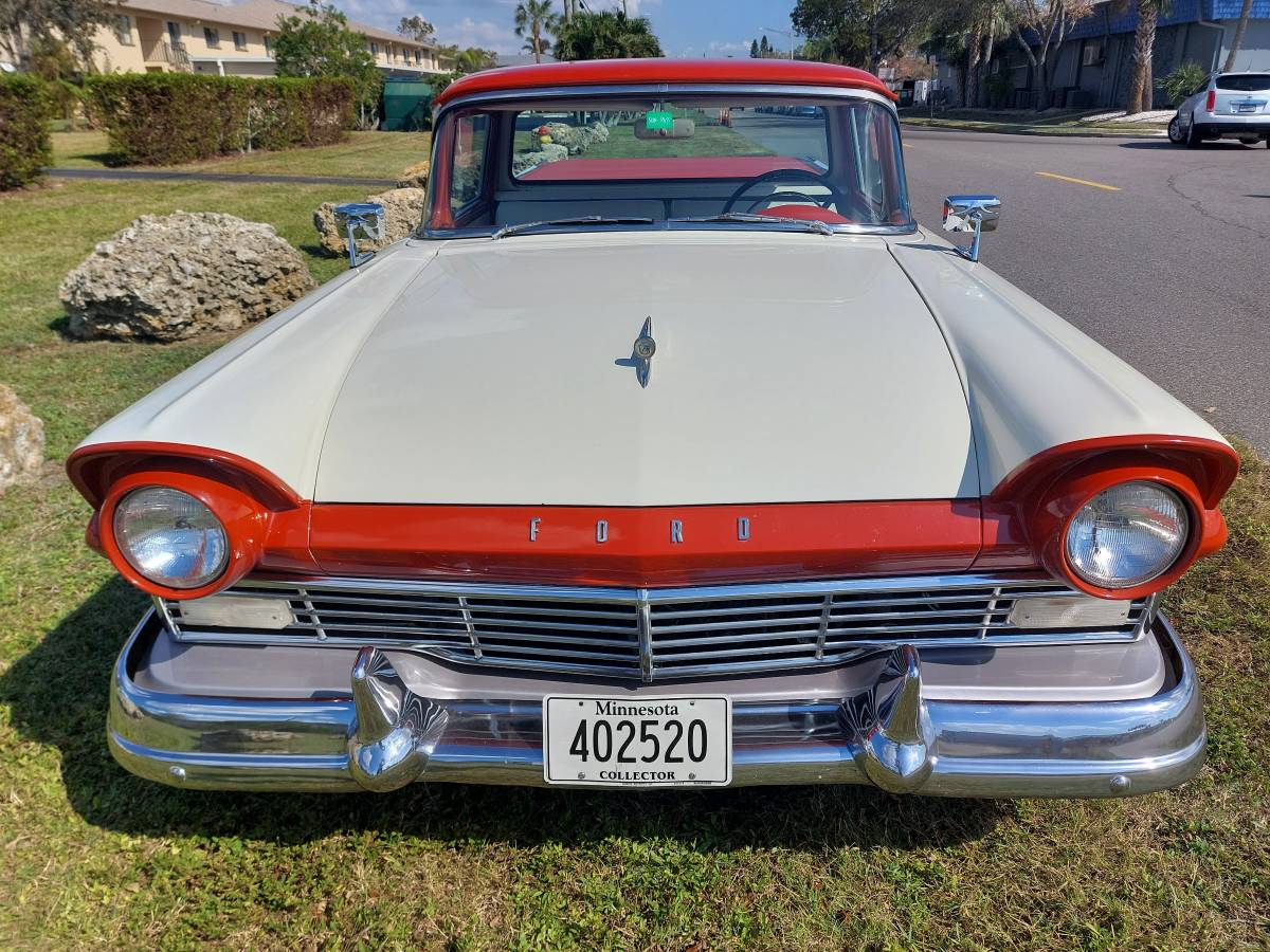 Ford-Ranchero-1957-4