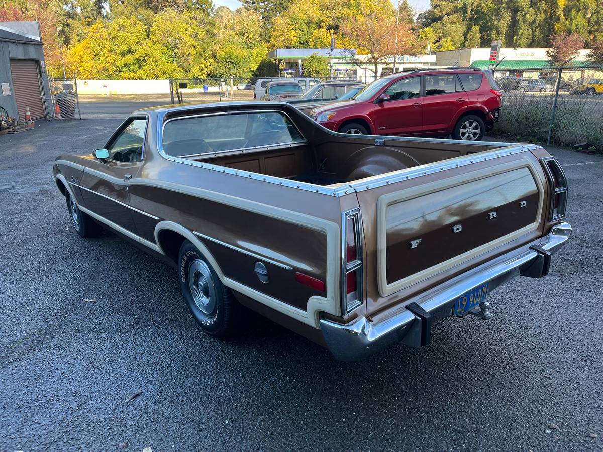 Ford-Ranchero-squire-1972-3