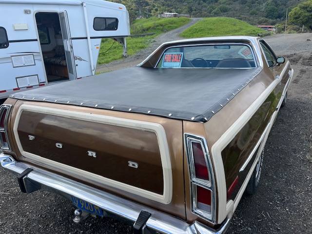 Ford-Ranchero-squire-1972-8