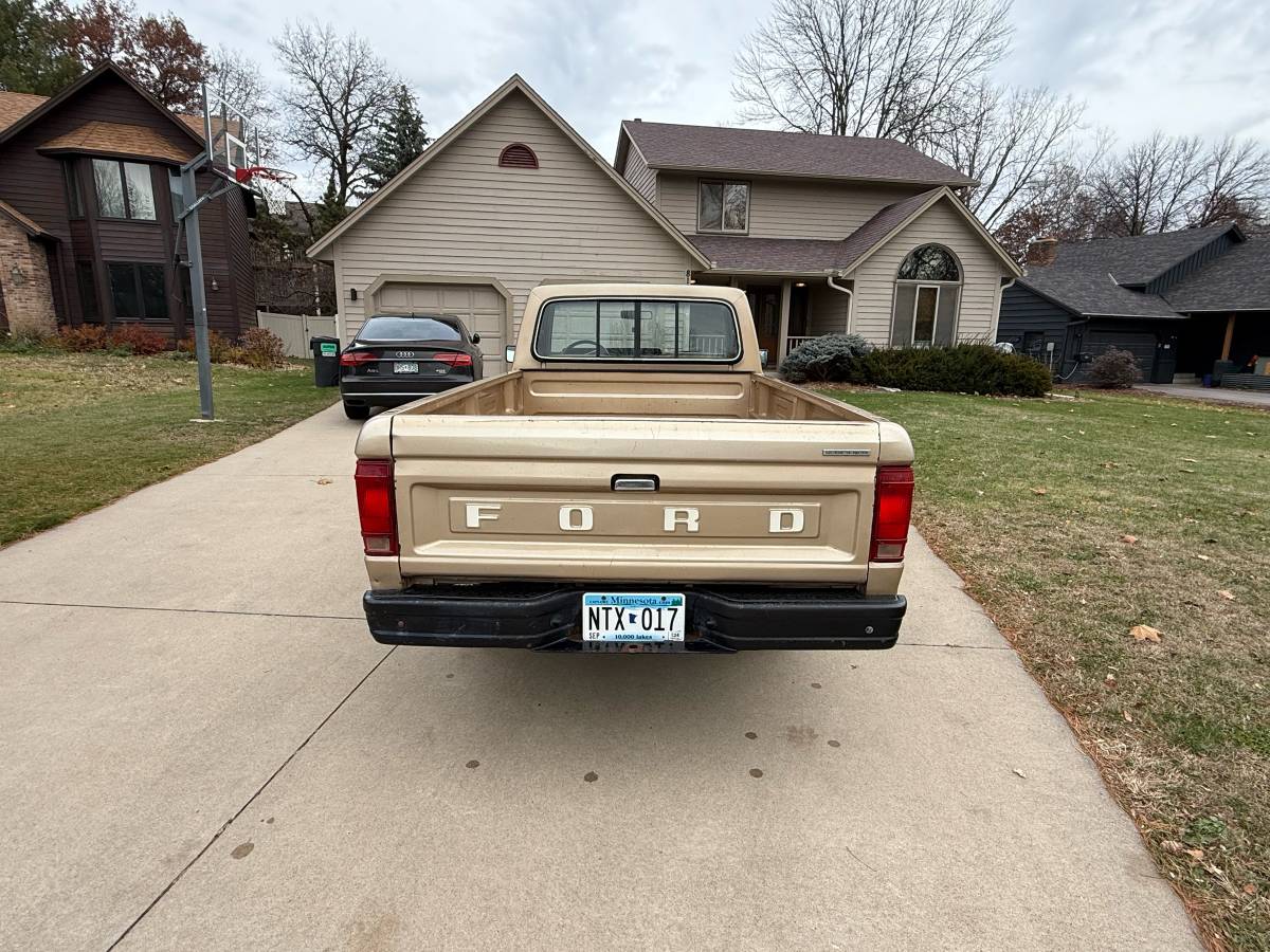 Ford-Ranger-1987-3