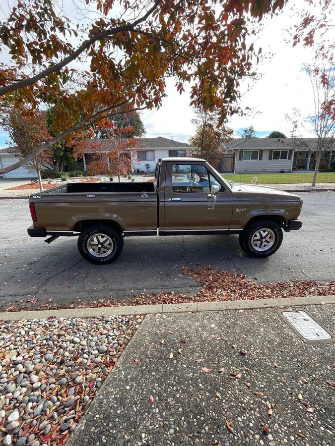 Ford-Ranger-xlt-4x4-1984-1