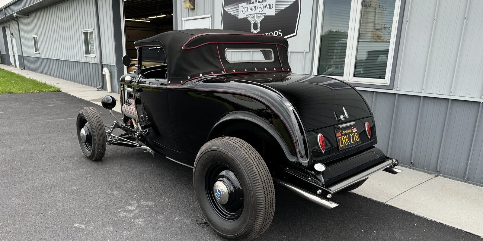 Ford-Roadster-1932-6