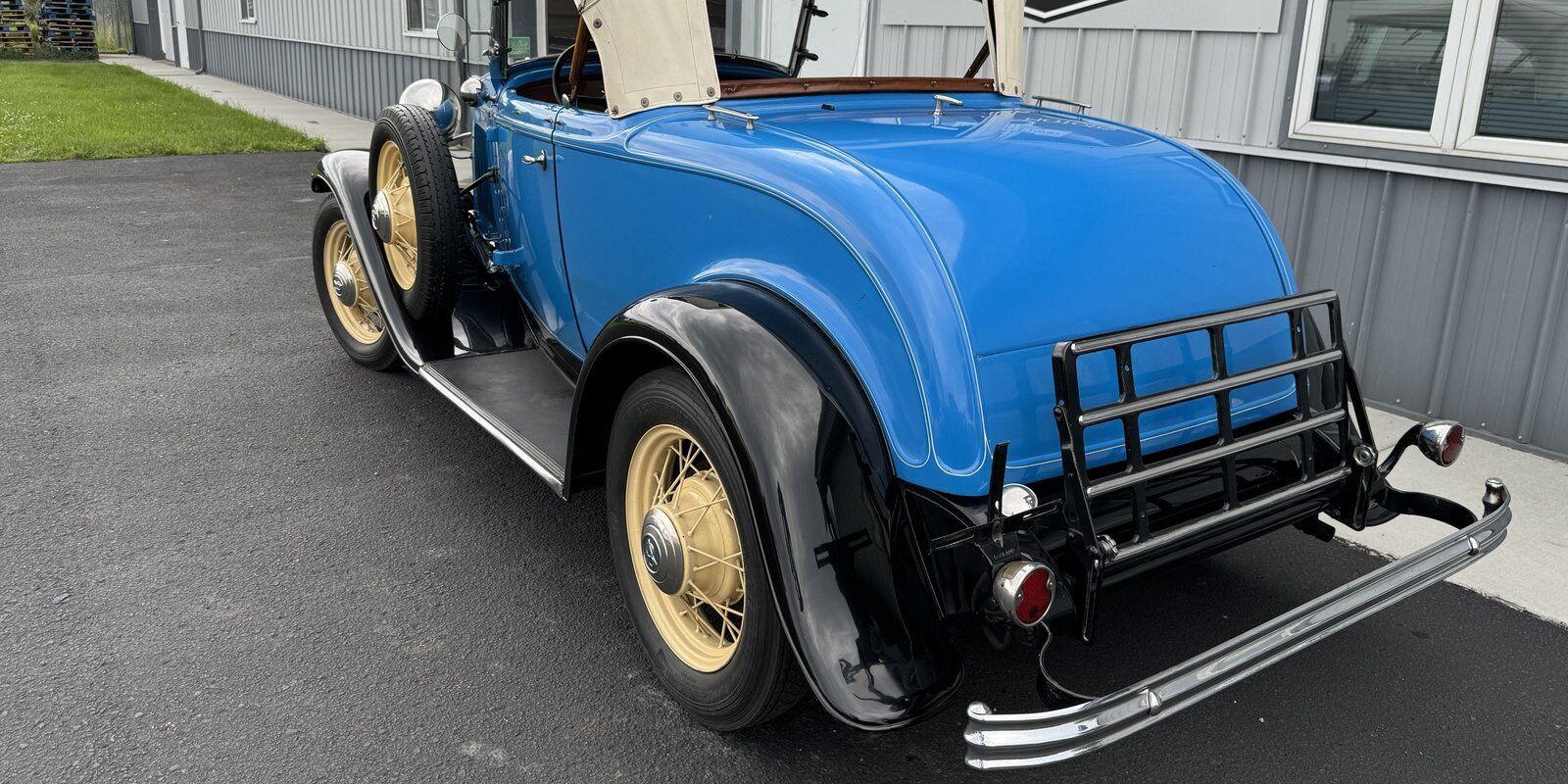 Ford-Roadster-1932-7