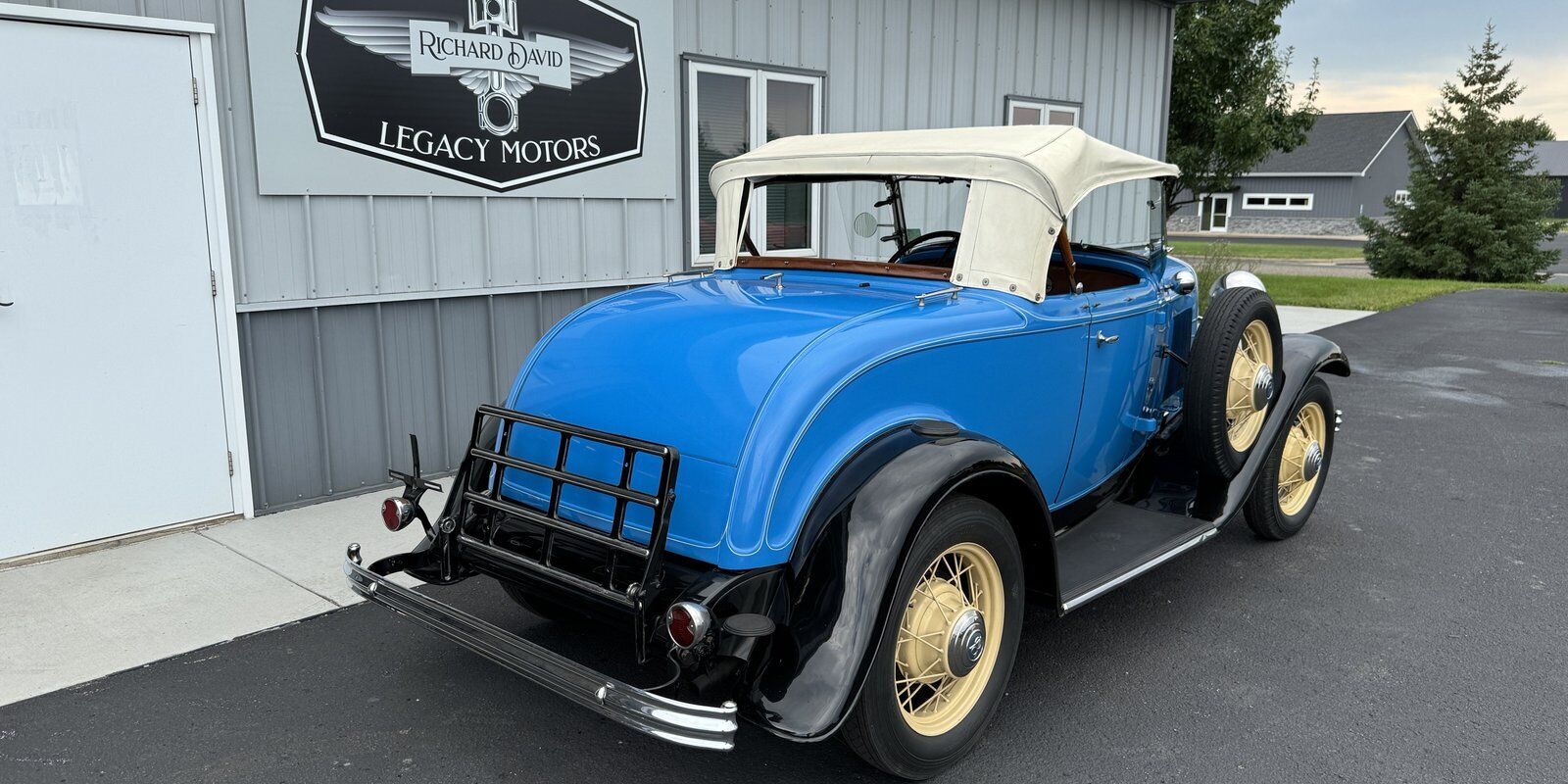 Ford-Roadster-1932-9