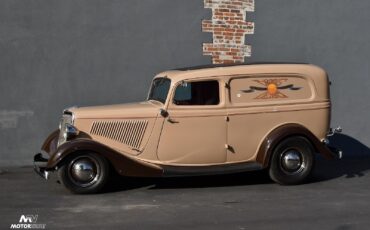 Ford-Sedan-Delivery-1934-3