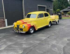 Ford-Sedan-Super-Deluxe-with-Trailer-Berline-1941-1