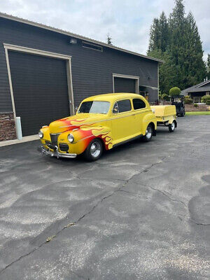 Ford-Sedan-Super-Deluxe-with-Trailer-Berline-1941-1