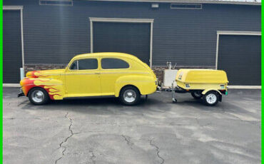 Ford-Sedan-Super-Deluxe-with-Trailer-Berline-1941