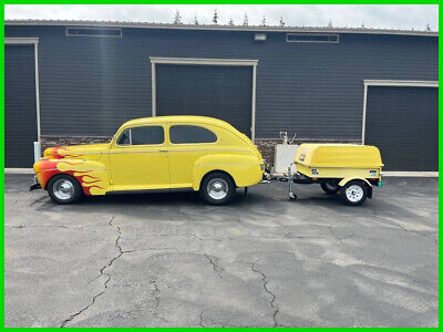 Ford-Sedan-Super-Deluxe-with-Trailer-Berline-1941