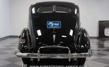 Ford-Standard-Berline-1940-10