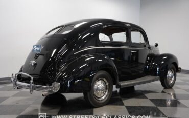 Ford-Standard-Berline-1940-12