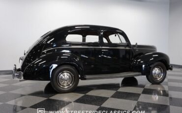 Ford-Standard-Berline-1940-13