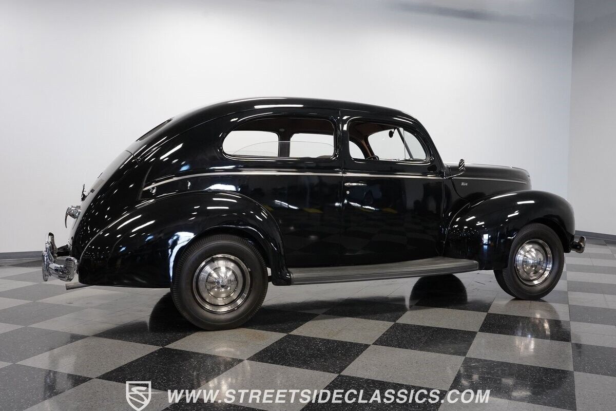 Ford-Standard-Berline-1940-13