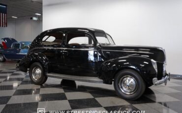 Ford-Standard-Berline-1940-15