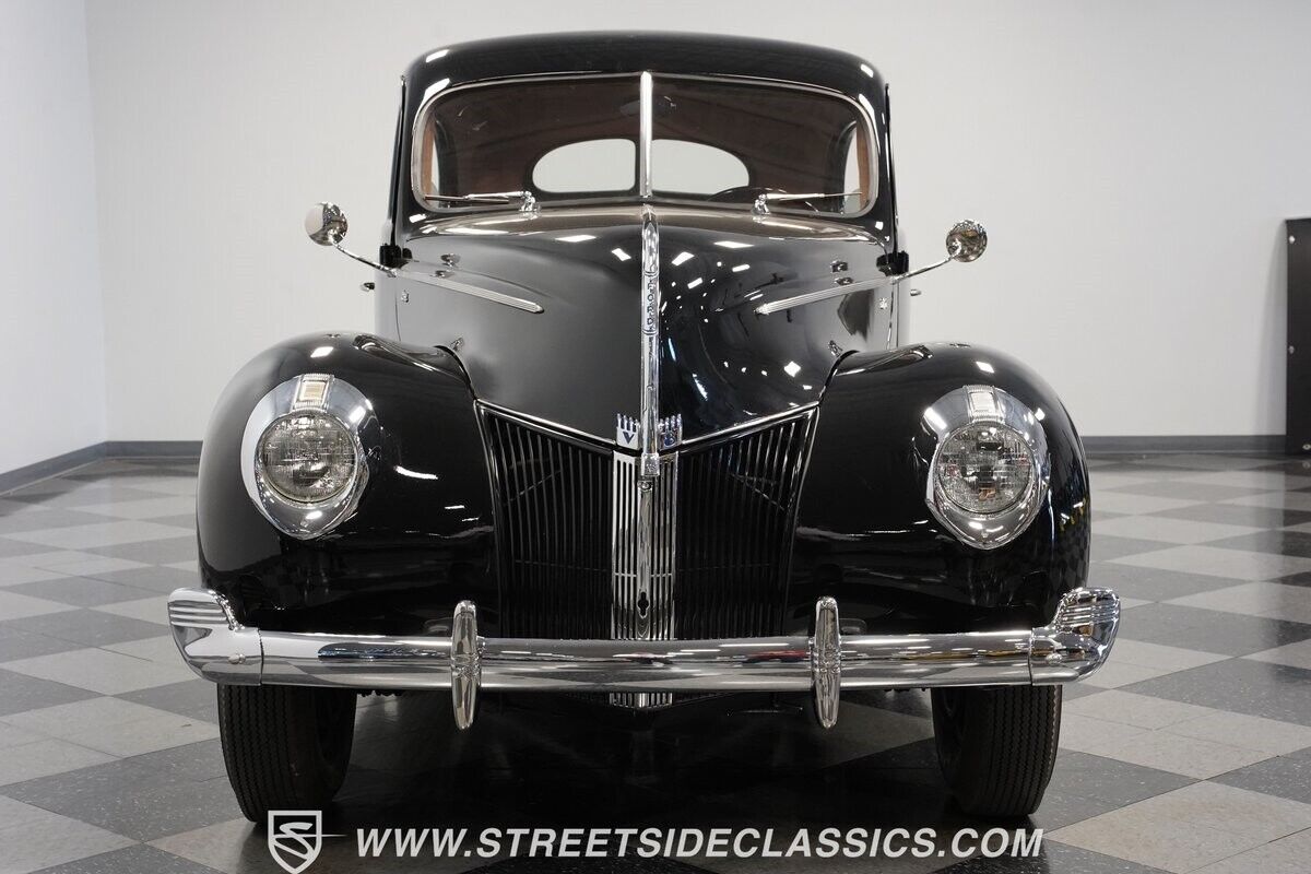 Ford-Standard-Berline-1940-17