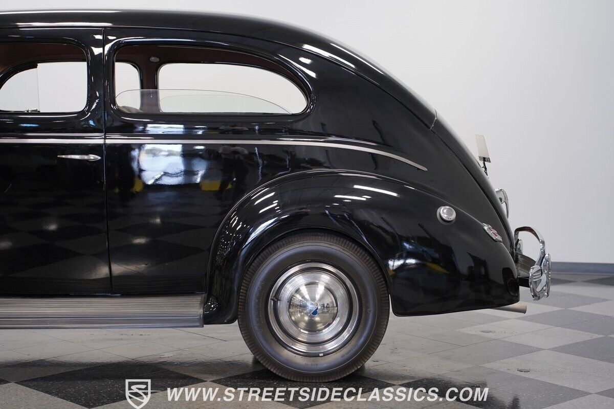 Ford-Standard-Berline-1940-24