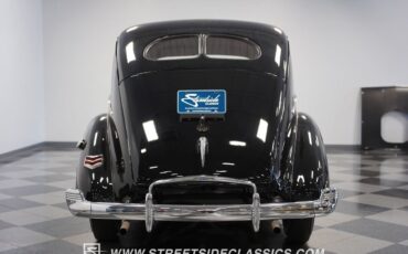 Ford-Standard-Berline-1940-25