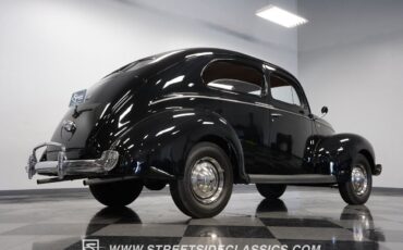 Ford-Standard-Berline-1940-27