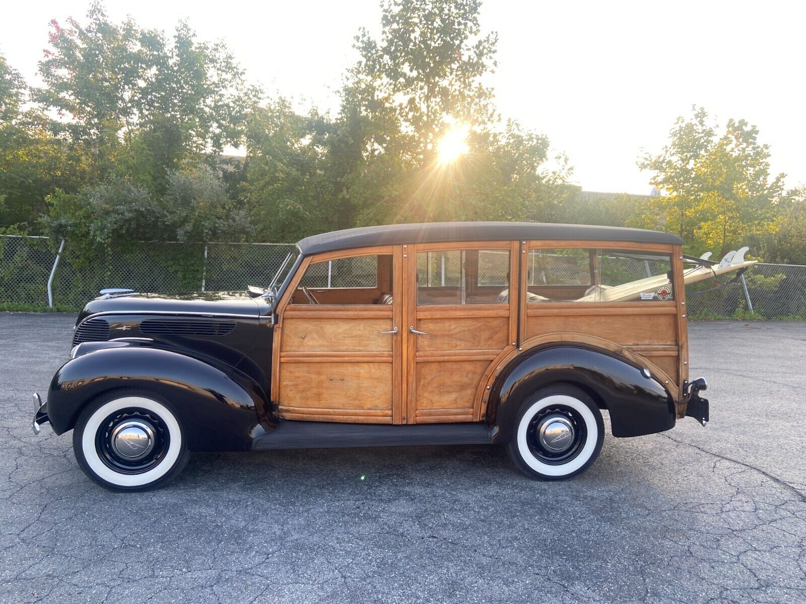 Ford-Station-Wagon-Break-1938-3