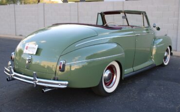 Ford-Super-DeLuxe-Cabriolet-1941-16