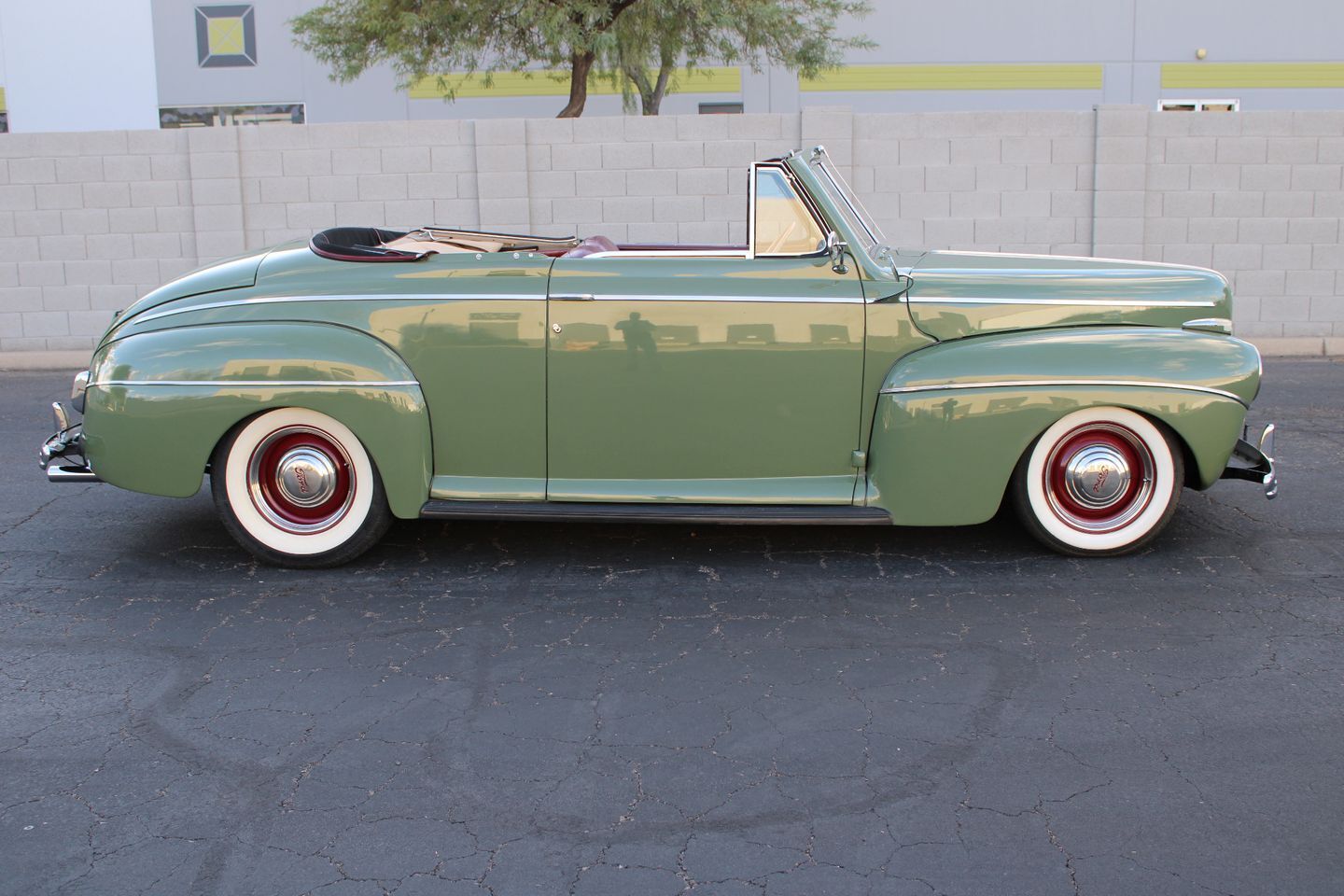 Ford-Super-DeLuxe-Cabriolet-1941-18