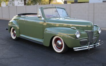 Ford-Super-DeLuxe-Cabriolet-1941-19