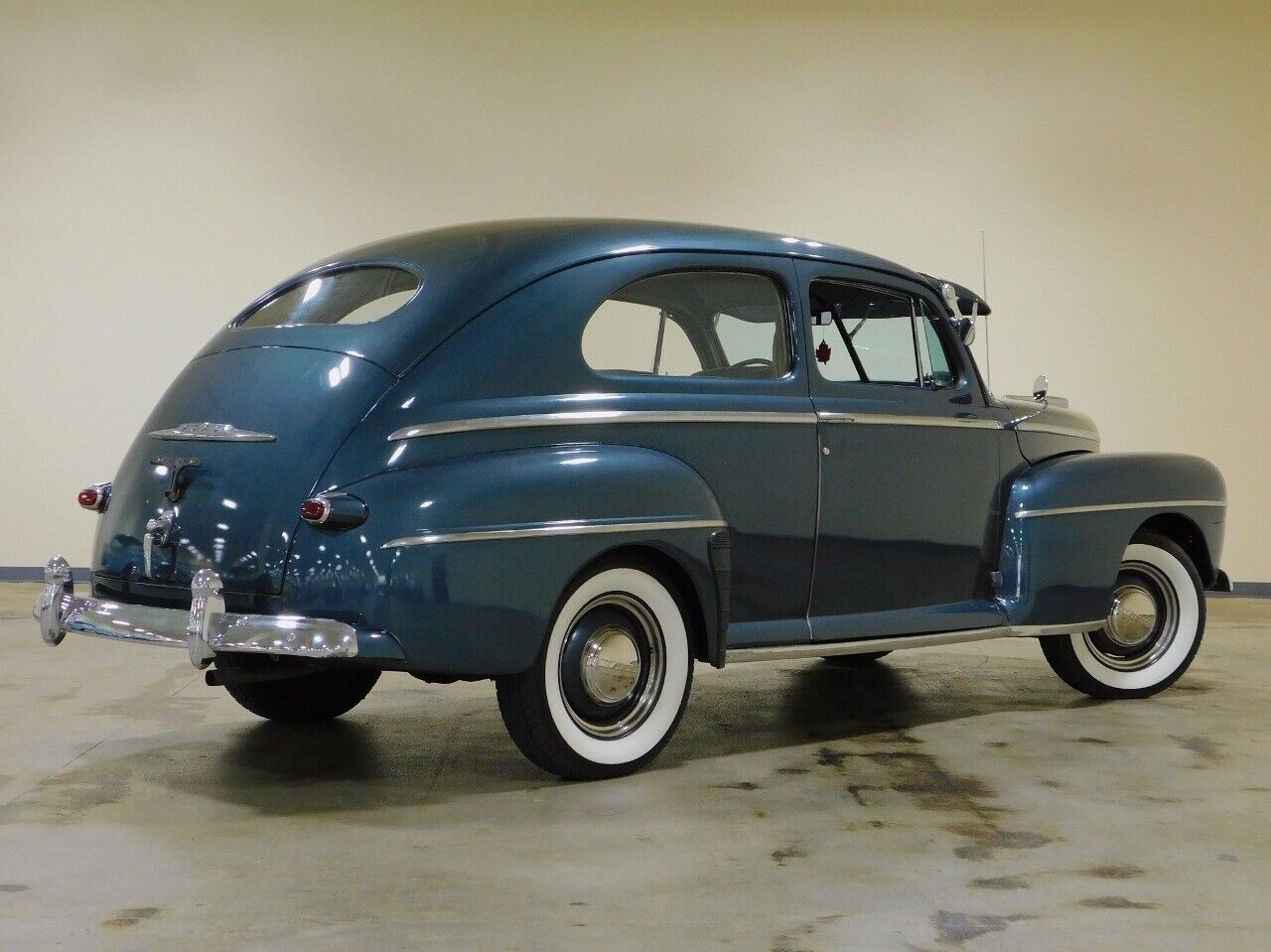 Ford-Super-Deluxe-1947-5