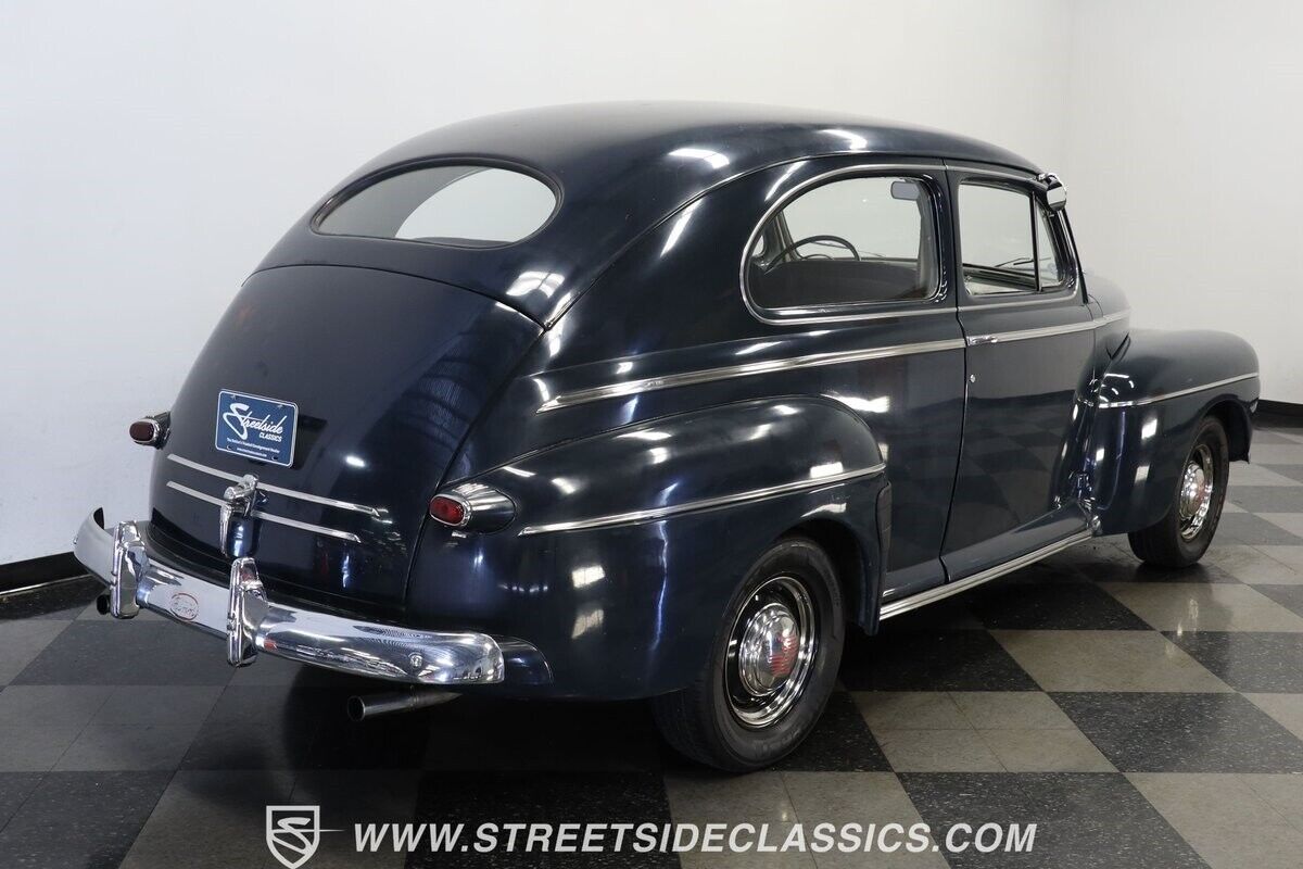 Ford-Super-Deluxe-Berline-1946-10