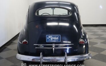 Ford-Super-Deluxe-Berline-1946-8