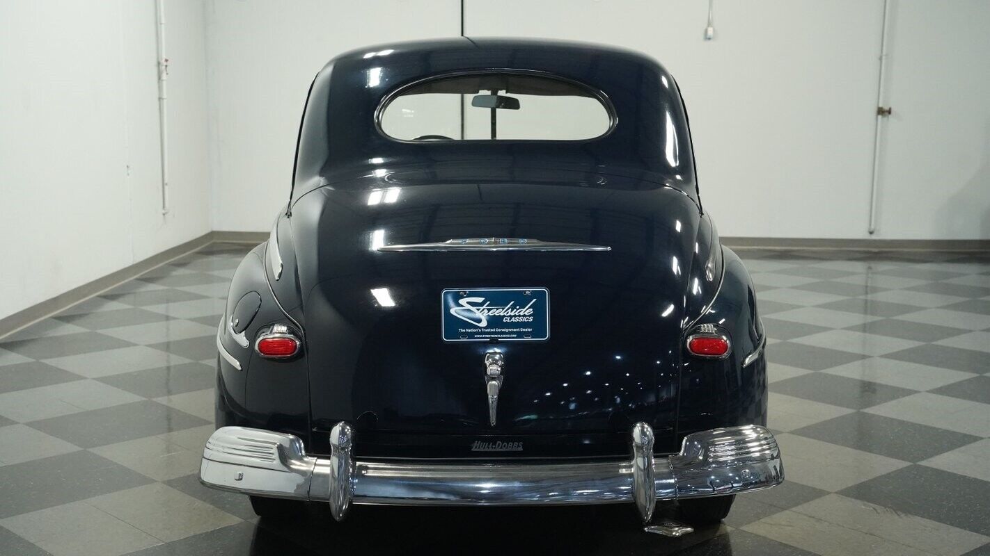 Ford-Super-Deluxe-Coupe-1947-8