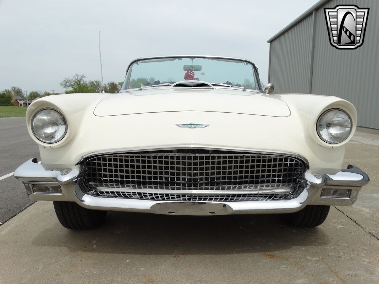 Ford-Thunderbird-1956-2