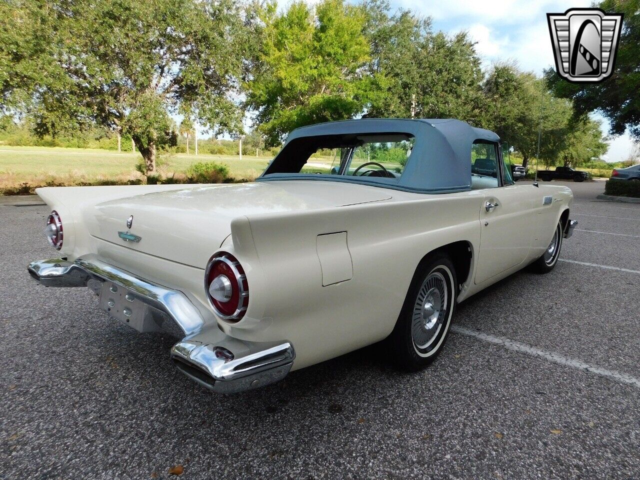 Ford-Thunderbird-1957-11