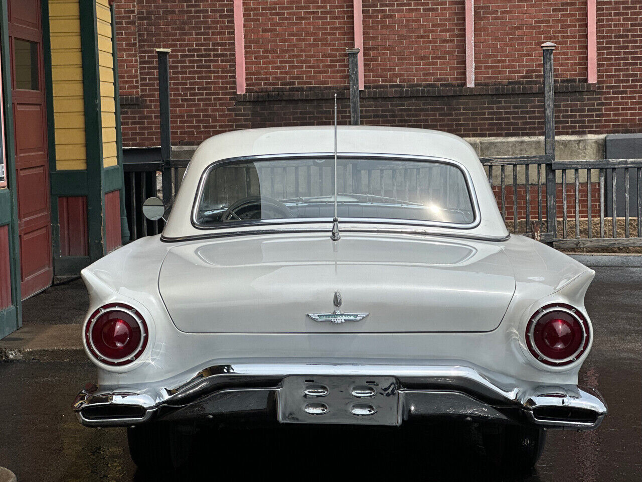 Ford-Thunderbird-1957-3